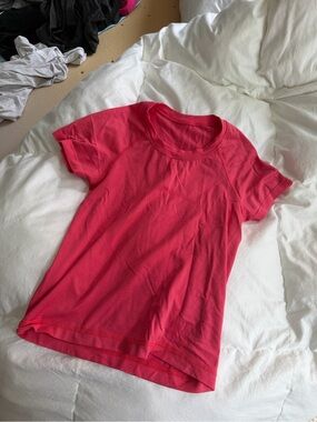 lululemon athletica Coral Pink Short Sleeve Active Tee